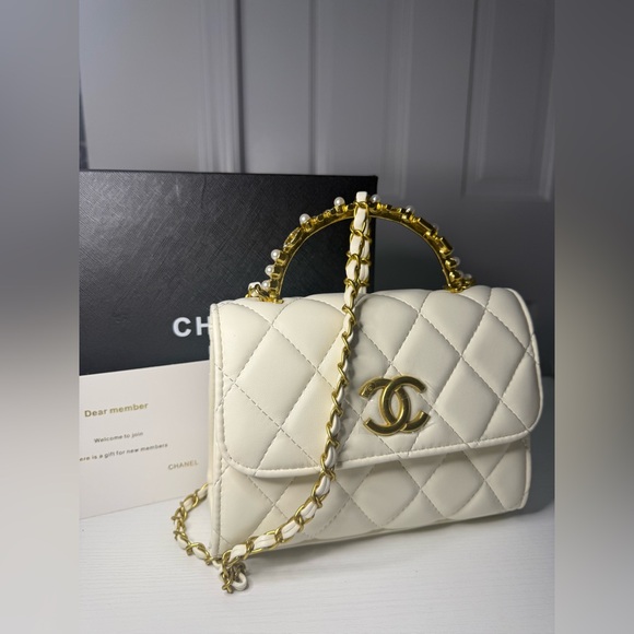 Chanel Cream color Quilted Bag with logo Gold Handle - Picture 1 of 13